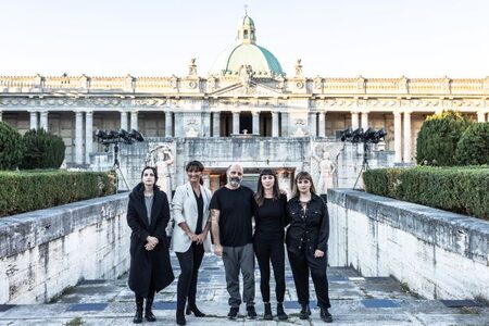 Gli artisti con la Dott.ssa Cinzia Barbieri, A.D. di Bologna Servizi Cimiteriali